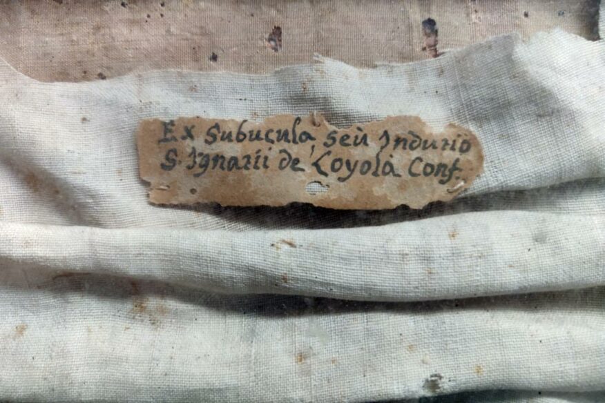 Particolare di un frammento di veste appartenuta a Sant'Ignazio di Loyola, fondatore della Compagnia di Gesù, conservato nell'Archivio Storico della Provincia Euro-Mediterranea dei gesuiti a Roma