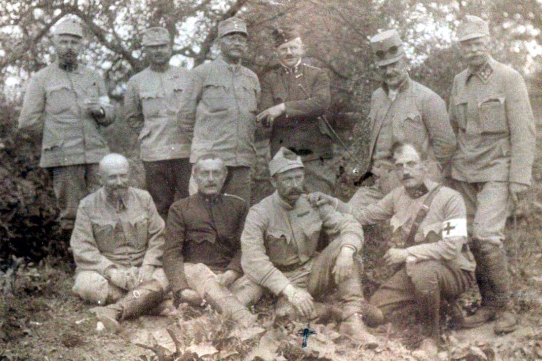 Foto di gruppo di alcuni soldati in Ucraina, ca. 1915-1918 - Archivio Storico - Gesuiti, Provincia Euro-Mediterranea