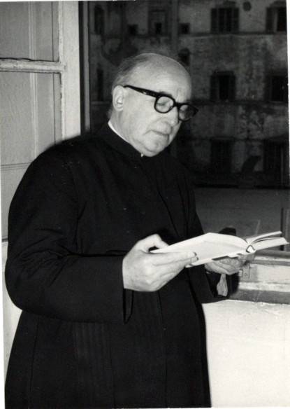Padre Costanzo Bizzochi SJ, archivista della Provincia Romana - Archivio Storico - Provincia Euro-Mediterranea della Compagnia di Gesù