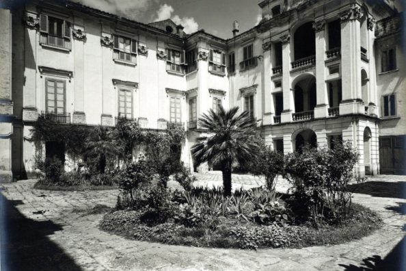 Il Palazzo Arcivescovile di Capua prima della Seconda Guerra Mondiale - Archivio Storico - Gesuiti, Provincia Euro-Mediterranea